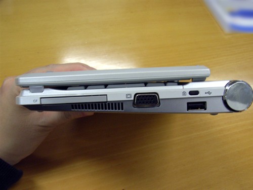 仅重960克 日本推出超小型轻便笔记本_笔记本
