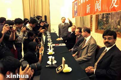 2002年国际数学家大会在北京人民大会堂开幕(多图)_技术_科技时代_新浪网