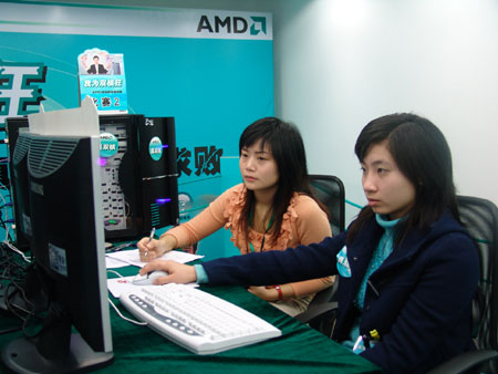 科技时代_巾帼不让须眉 MM选手体验AMD双核魅力