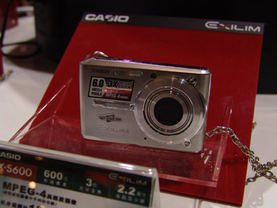 科技时代_直击P&E2006：卡西欧数码相机S600