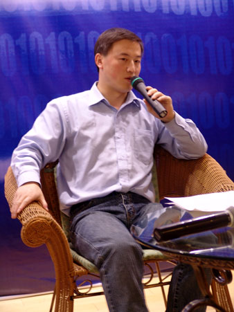 科技时代_图文：当乐网总裁肖永泉在圆桌讨论中发言