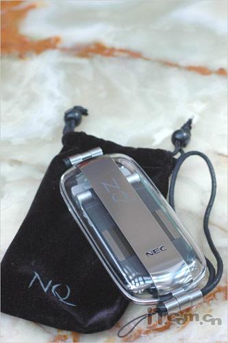 轻薄时尚NEC全球最薄折叠手机NQ评测