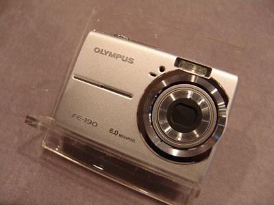 便携时尚奥林巴斯发布三款入门级相机