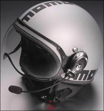 改装在摩托车头盔上的HS810蓝牙耳机(图)_时