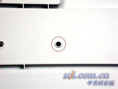 月亮代表我的心六孔陶笛乐谱-文/axl rose 键盘上部的漏水孔,与键盘底部的孔紧紧贴合,液体就通
