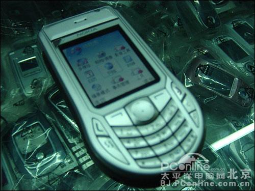 重磅炸弹诺基亚首款3G智能手机6630到货