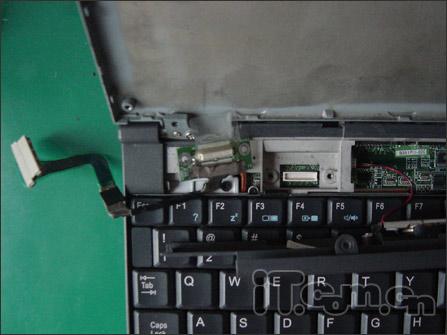 维修纪实:笔记本电脑开机白屏花屏维修(2)