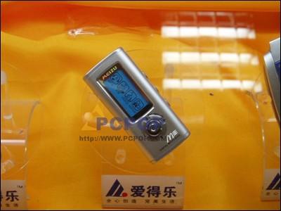 魅族引发MP3市场价格海啸 512MB跌近千元_