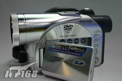 vdr-m70是一款能以dvd格式直接摄录的dvd光盘式数码摄像机 102万像素