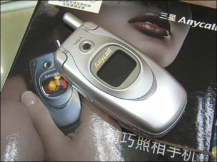 三星中高端市场上的四款"e"系列产品:e608,e708,e418和e618的最低售价