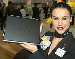 CeBIT2005뵹ʱŮڽŲ(5)