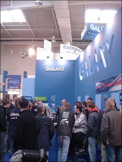 CeBIT2005Ӱչ̨ϷŮԿ