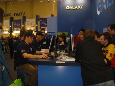 CeBIT2005Ӱչ̨ϷŮԿ(2)