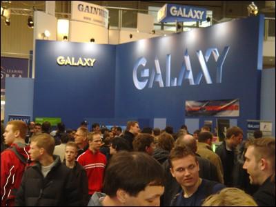 CeBIT2005Ӱչ̨ϷŮԿ