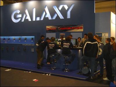 CeBIT2005Ӱչ̨ϷŮԿ(2)