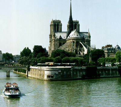 跟着雨果游览巴黎圣母院(图)