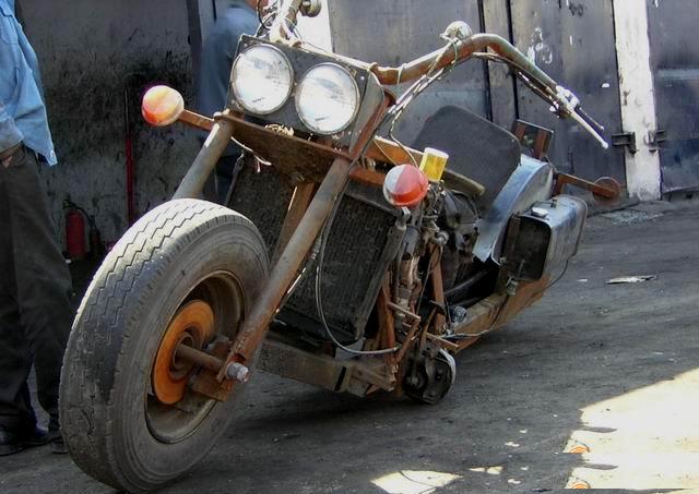 农民用破铜烂铁自制的摩托车(回复:21)