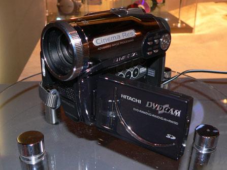 支持DVD+RW格式 日立推出四款DVD摄像机