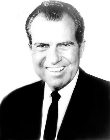 美国第三十一届总统尼克松_惊涛骇浪的大世纪
