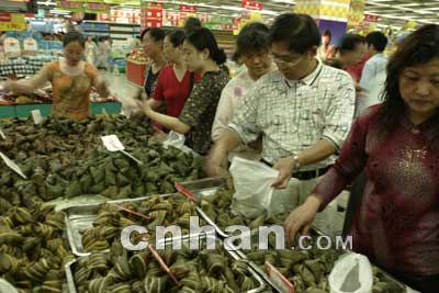 端午节食品捆绑卖 单位团购尤其火爆_理财情报