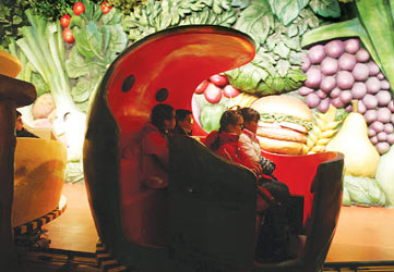 坐着水果车去消化道旅游_上海