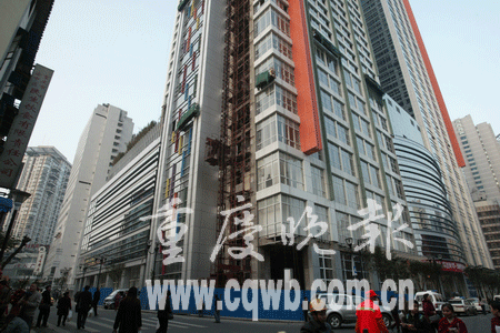铜锣湾百货悄然撤离解放碑(图文)
