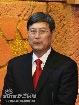 图文：全国政协副主席、全国工商联主席黄孟复