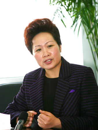 2005年3月8日三位女金融家做客新浪,谈女性如何做好家庭cfo.