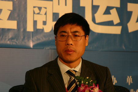图:双全集团董事局主席王伟斌在论坛上发言