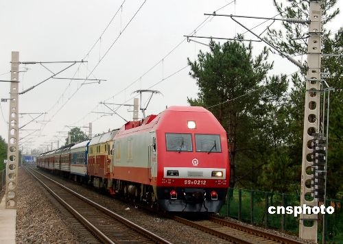 中国电气化铁路总里程突破24000公里居世界第