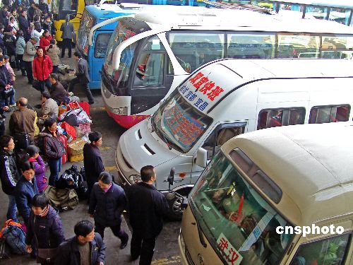 春节中国投入70余万辆汽车运送旅客2.27亿人