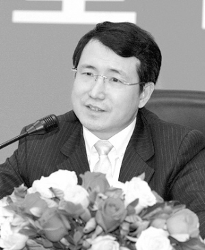 中注协秘书长陈毓圭连任国际会计师联合会理事
