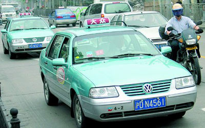 上海大众出租恢复收取电调费电话叫车先付4元