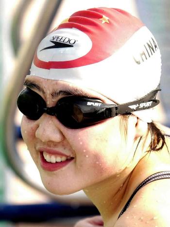 图文:黄晶晶打破女子800米器泳世界纪录