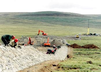 图文:青藏铁路冻土段施工全面展开