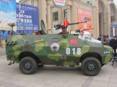 组图:中国新型装甲防暴车亮相--反恐先锋(一)