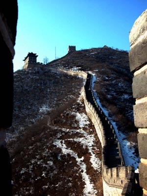 图文:蓝天映照下的北京居庸关长城