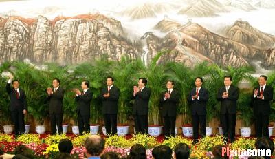 002时事新闻图片回顾:新当选的中共中央政治局