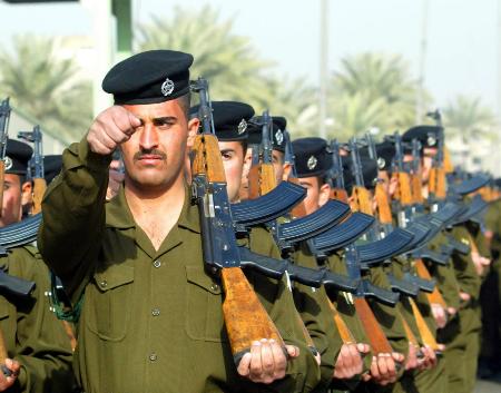图文:)[环球热点](彩1)伊拉克在巴格达举行阅兵式