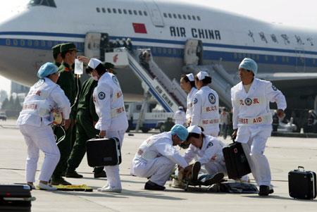 组图:2003年度国家反劫机综合演练在京举行