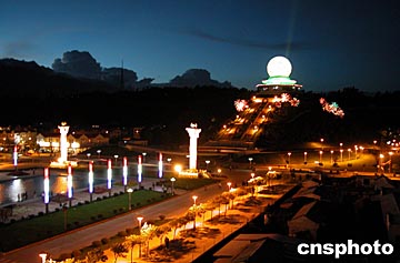 图文:国庆节前夕的大理明珠广场