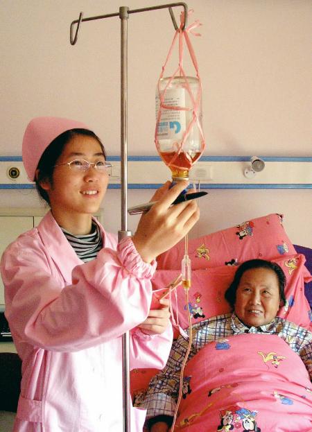 图文:[社会广角](彩3)李嘉诚在上海捐建老年护理院