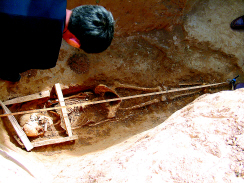 完整东胡林人骨架门头沟出土(组图)