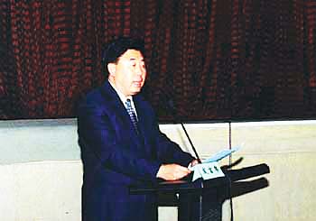 国内新闻 正文 1983年后,田凤山任中共黑龙江省肇州县县委副书记