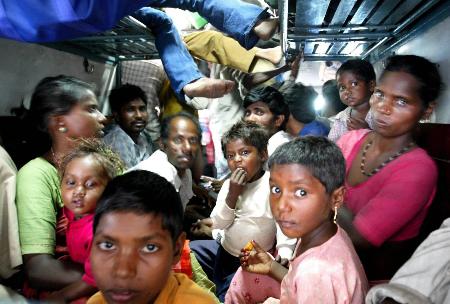 组图:印度人与火车