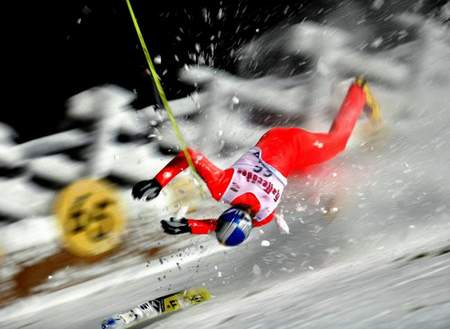 图文:托马斯.摩根斯坦在世界杯跳高滑雪比赛中