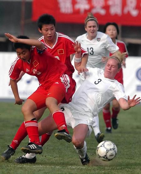 图文:-中国青年女足负美国女足U21国家队