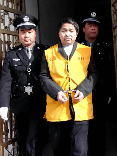 图文:非法储存买卖毒鼠强案在河南开庭审理(2