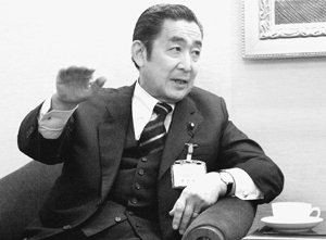 访日本前首相桥本龙太郎:走向经济合作新