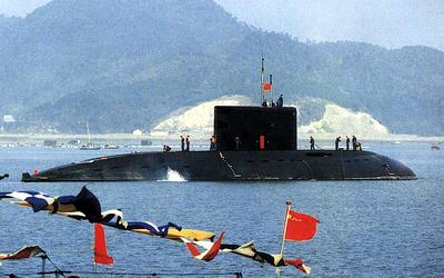 俄罗斯为中国造的一艘新攻击潜艇下水(图)